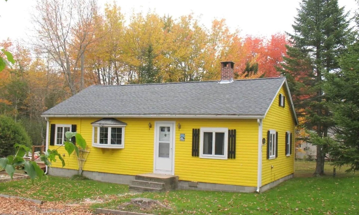 Kennebunkport Cottage | The Yellow Cottage at Goose Rocks Beach