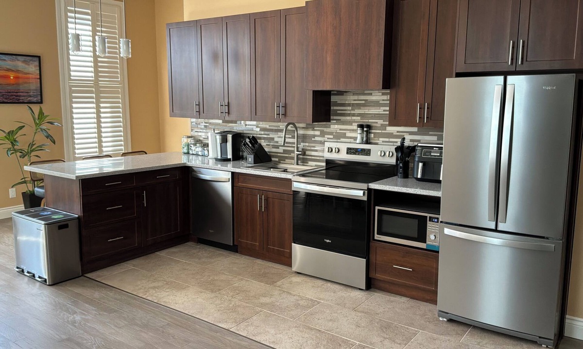 Cornwall Apartment | This newunique place as style with beautiful high ceilings, open space.