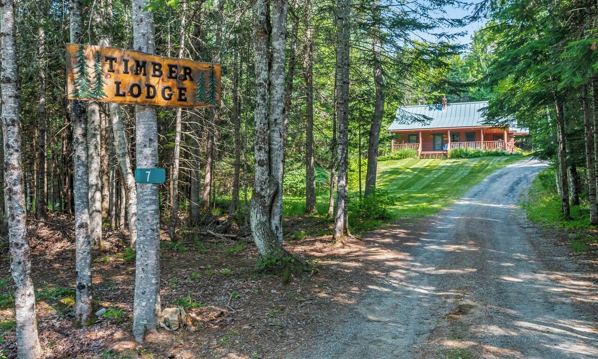 Rangeley House | Timber Lodge 4 Bedroom/2 Bath home - great for snowmobiling and short drive to Saddleback Mountain!