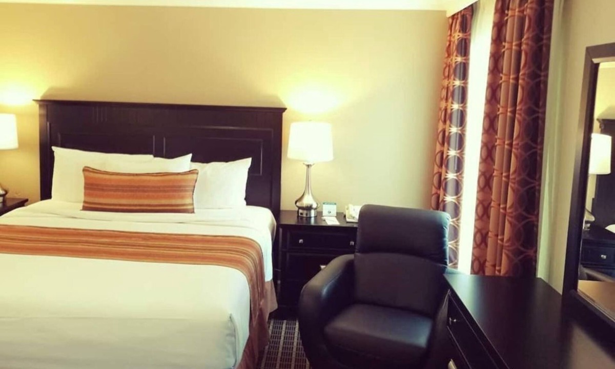 West Orange Hotel | Timeless Studio at Wilshire Grand Hotel w Gym