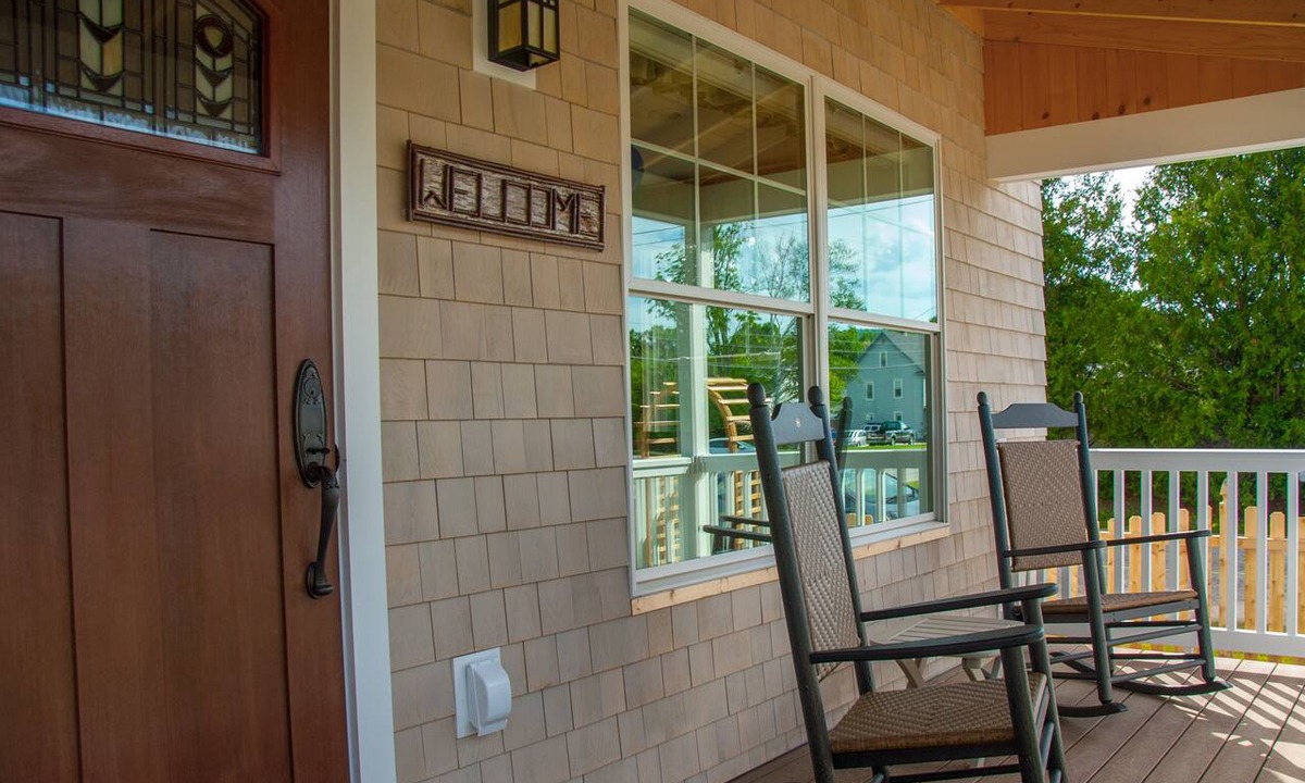 Upper Village Hotel | Top Notch Inn