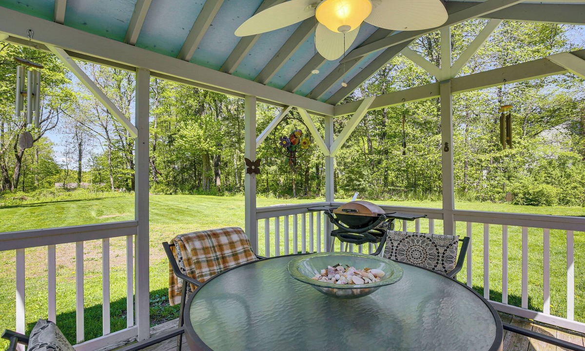 Stormville Apartment | Trailside Base w/Gazebo & Kayaks