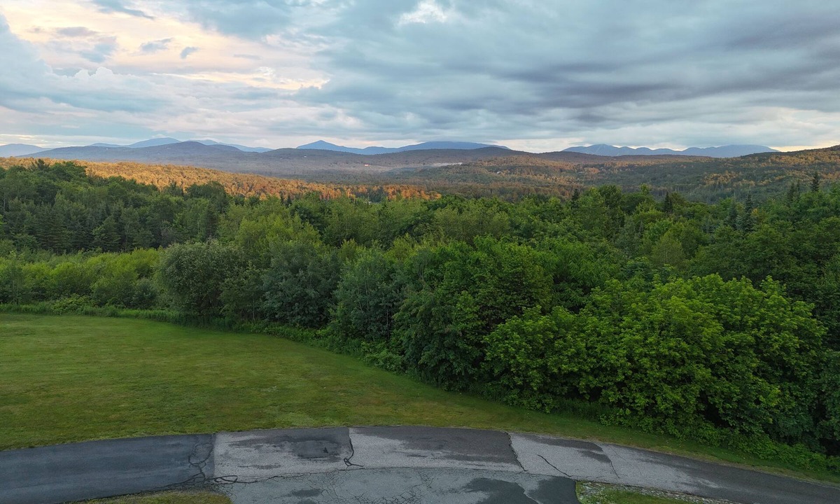 Littleton House | Trailside Camper Retreat - Dog Friendly