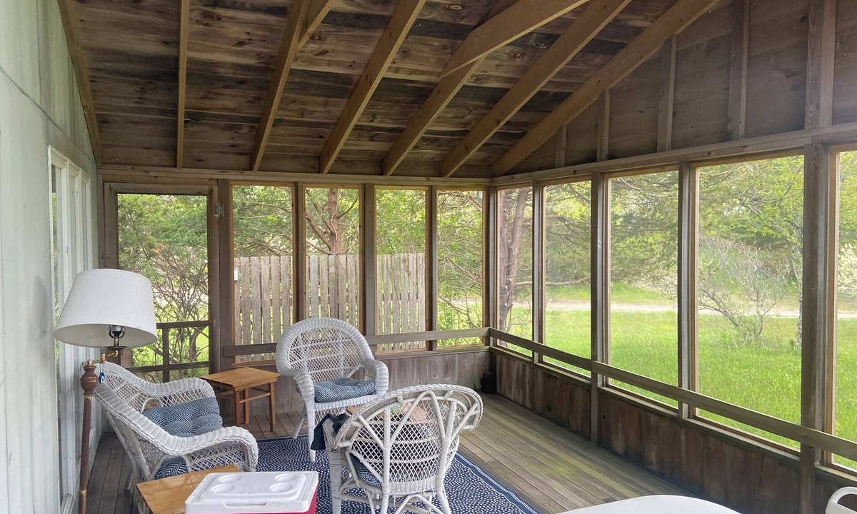 Edgartown Cottage | Tranquil cottage with WiFi on Cape Poge Bay