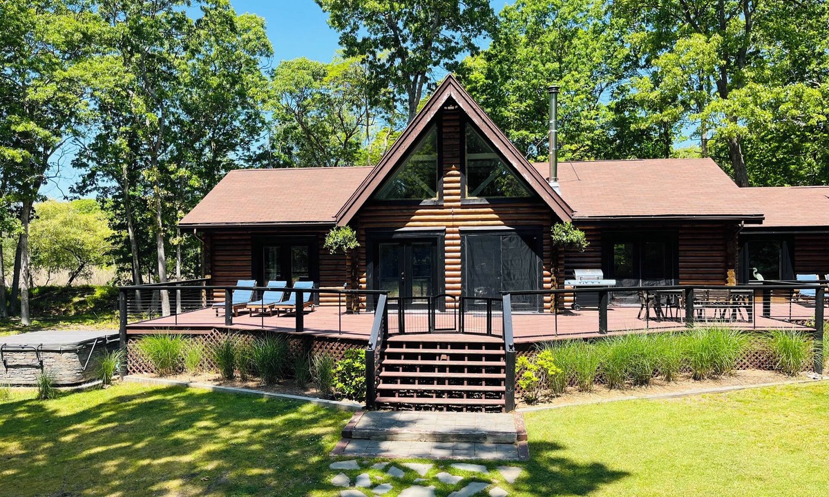 Greenport West House | Tranquil Greenport Getaway
