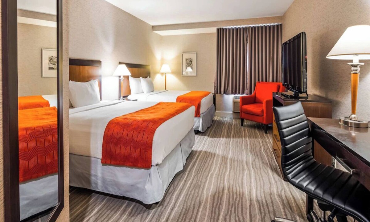 Southbury Hotel | Tranquil Hideaways Close to Waterfalls, Trails & Local Wineries l 2 Rooms