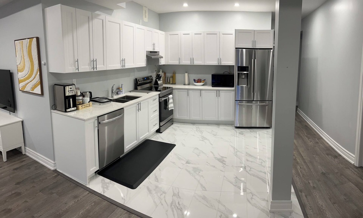 Innisfil House | Tranquility Haven Plus in Barrie
