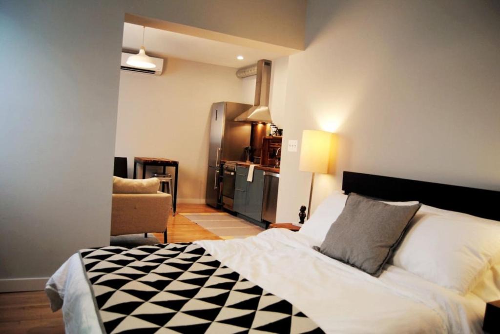 East Passyunk Crossing Apartment | Trendy Studio in Prime South Philly Neighborhood