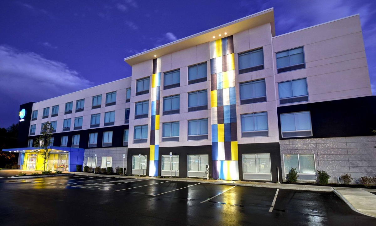 Concord Hotel | Tru by Hilton Concord