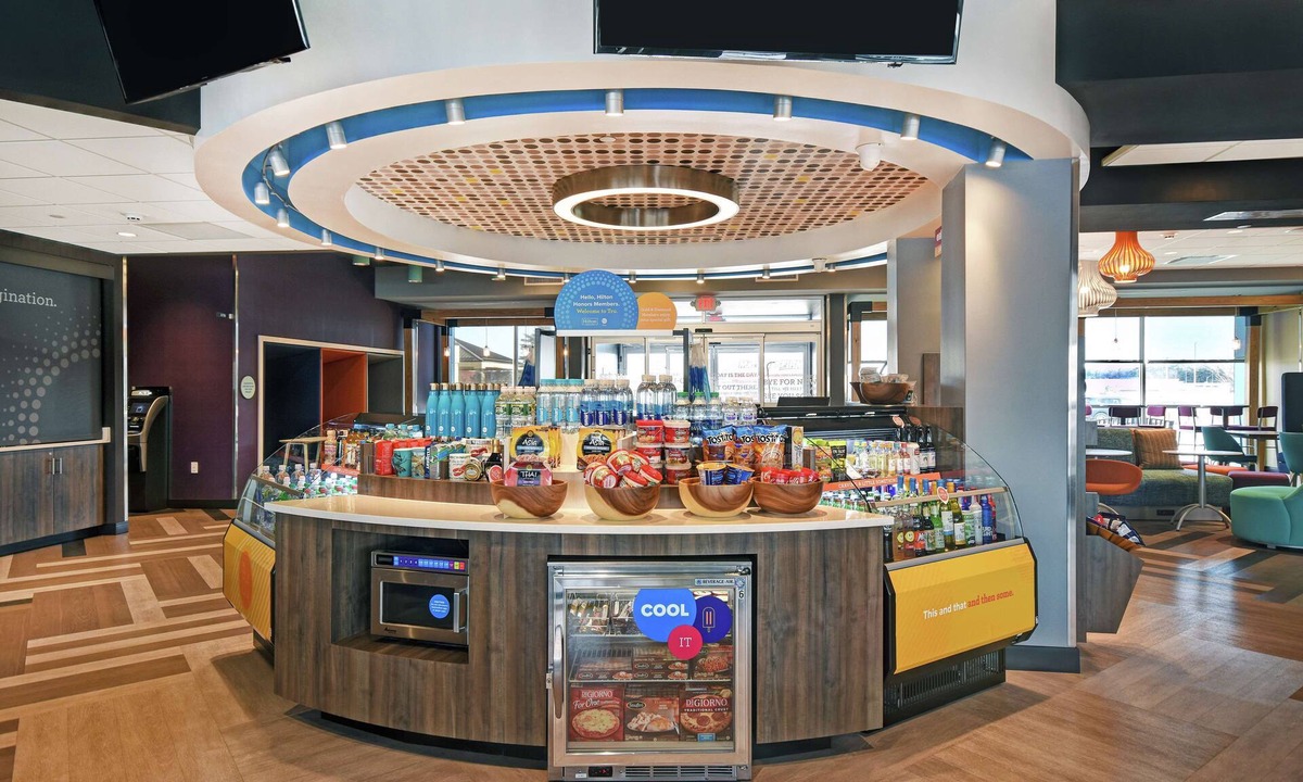 South Portland Hotel | Tru by Hilton Portland Airport Area