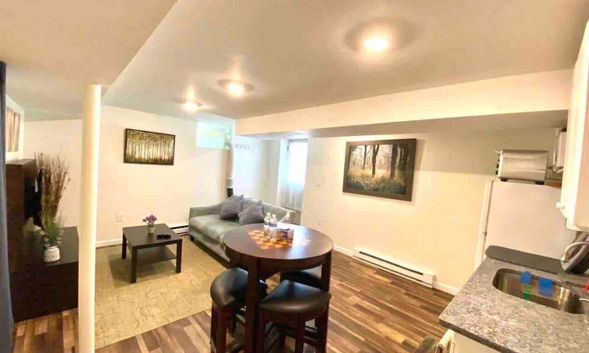 Waltham Apartment | Tucked away garden level studio near Cambridge 2492