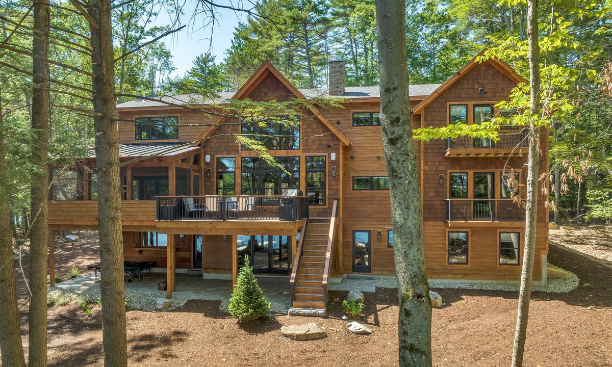 Moultonborough House | Ultimate luxury on Winnipesaukee Sleeps 18 Huge Beach