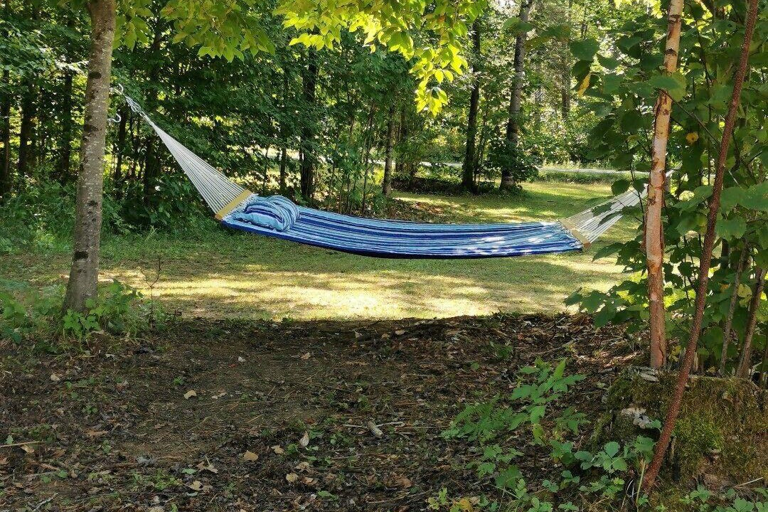 Val-des-Bois Bed & Breakfast | Un endroit pour se détendre, jouer et rêver! /A place to relax, play & dream!