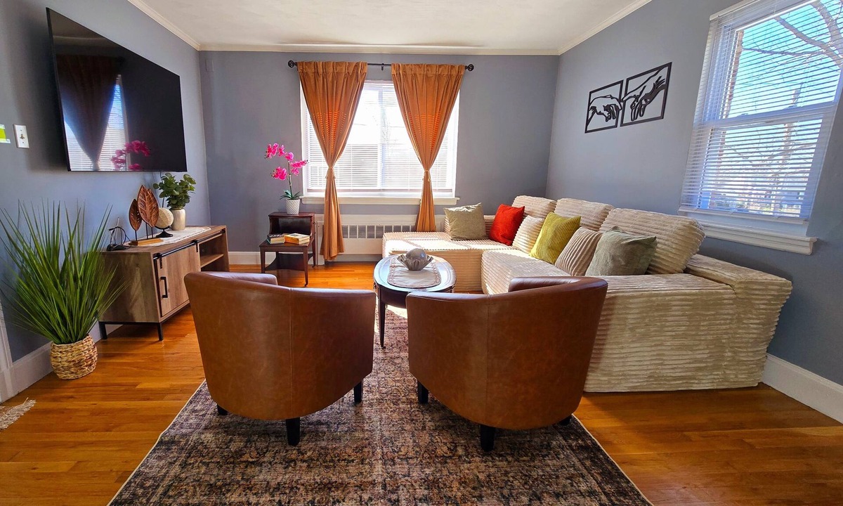 West Roxbury Apartment | Under the Sun Apartment