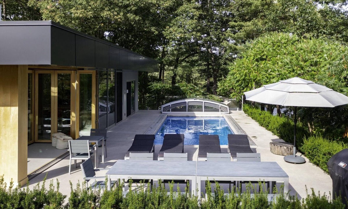 Gravenhurst Cottage | Unique 6 bed 5 bath cottage on Lake Muskoka with Pool
