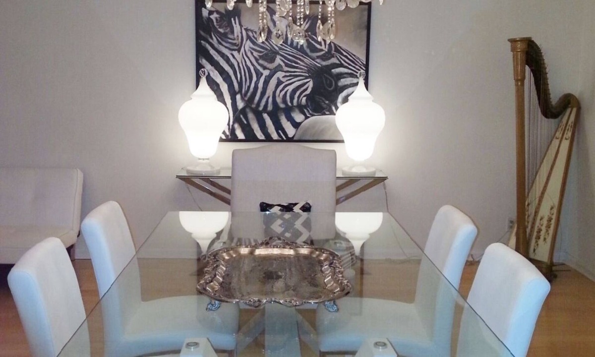 Bloor-Yorkville Apartment | Unrivaled Location on Yorkville Ave 2000 sq.ft -1 BED. Turn key furnished