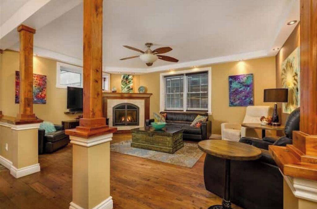 Cornwall Apartment | Urban Oasis: 4BR Rooftop Retreat With Hot Tubnn