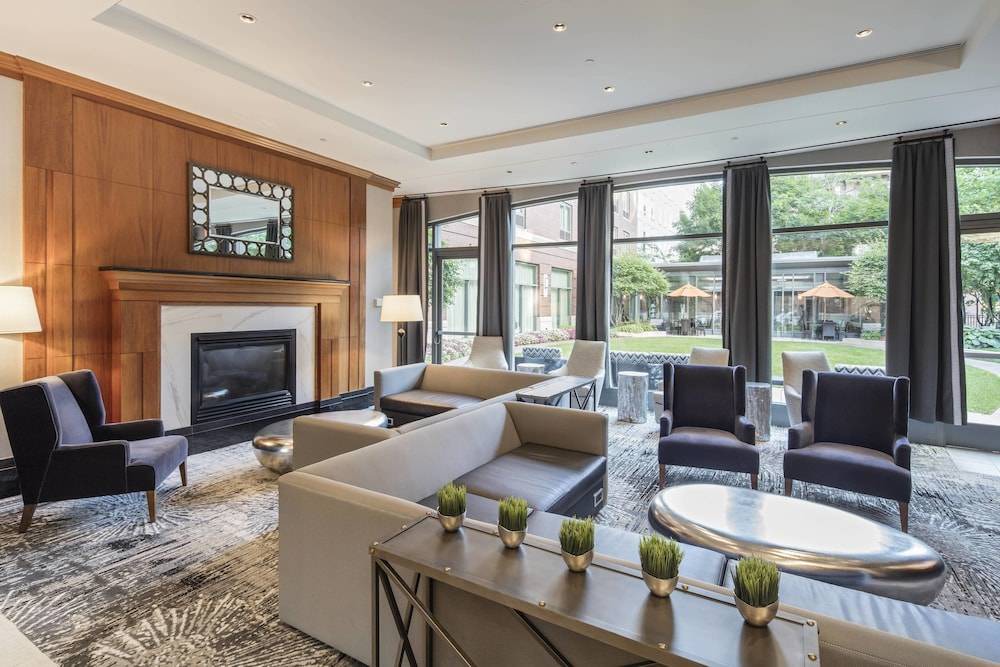 Coolidge Corner South Side Hotel | Courtyard by Marriott Boston Brookline