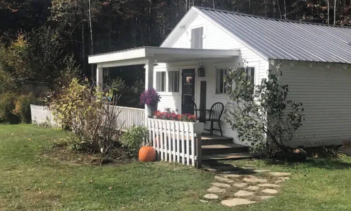 Londonderry Cottage | Vermont Country Cottage (Near Village)