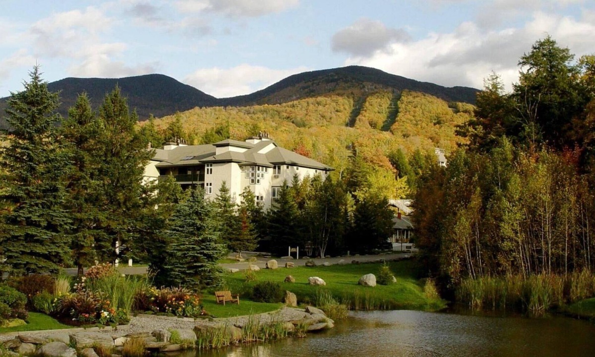 Fletcher House | Vermont Mountain Escape Near Skiing with Spacious 2BR Deluxe Retreat