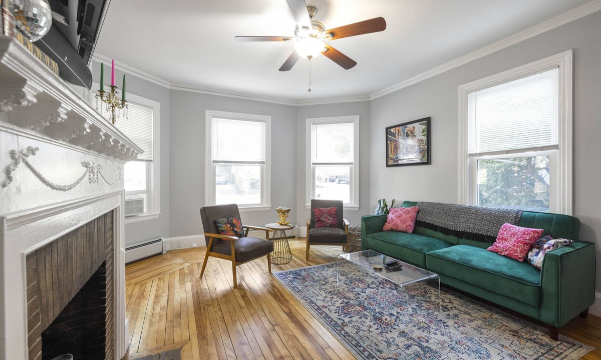 Portland Apartment | Vibrant and stylish pet-friendly 2 BR apt w/king bed, downtown w/parking!
