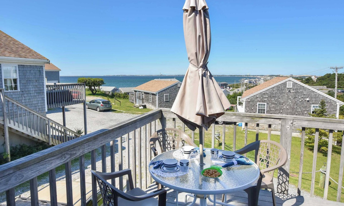 North Truro House | Views of the Bay Access to Private Beach!