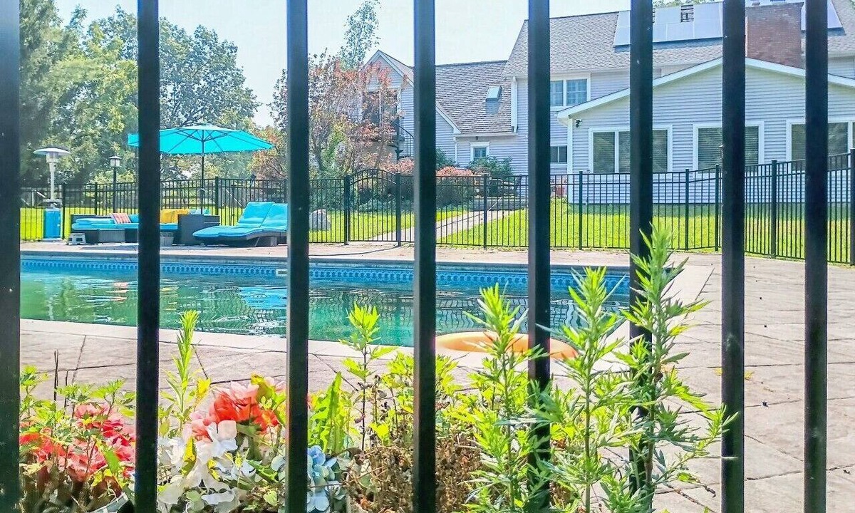 Lagrangeville Apartment | Villa Sabrina: A Serene 700 Sq Ft Studio on a 5.6-Acre Estate in Lagrangeville