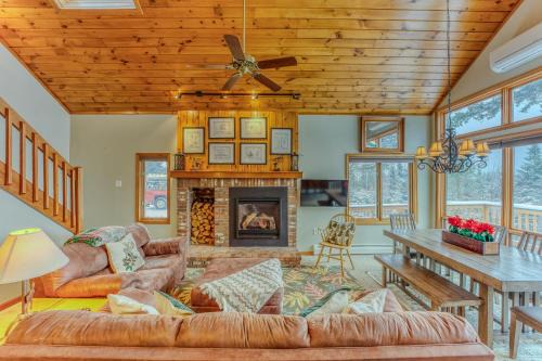 Bretton Woods House | W12 Updated Townhome with Epic Ski Views, AC & On-Site Trails Near Mt Washington Hotel