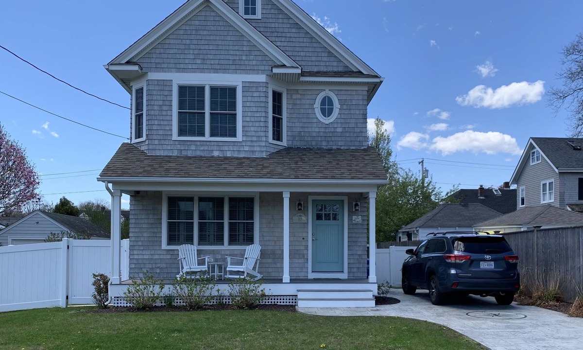 Newport House | Walk to Beach from Beautiful Newport Home