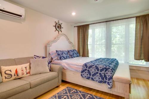 East Chop Apartment | Walk to Beach & Lighthouse: Oak Bluffs Studio!