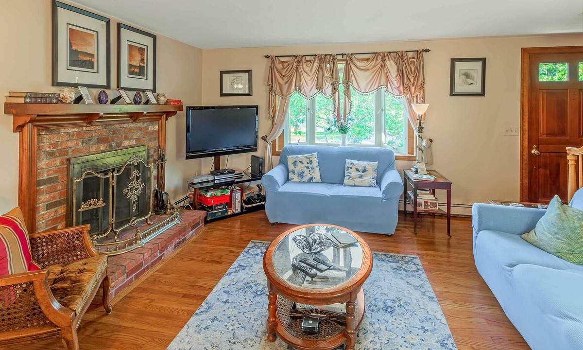 Barnstable County House | Walk to Beach & Main St: Dog-Friendly Cape Cod Gem