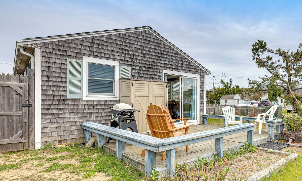 Provincetown Condo | Walk to Beach & Pool! East End P-Town Condo