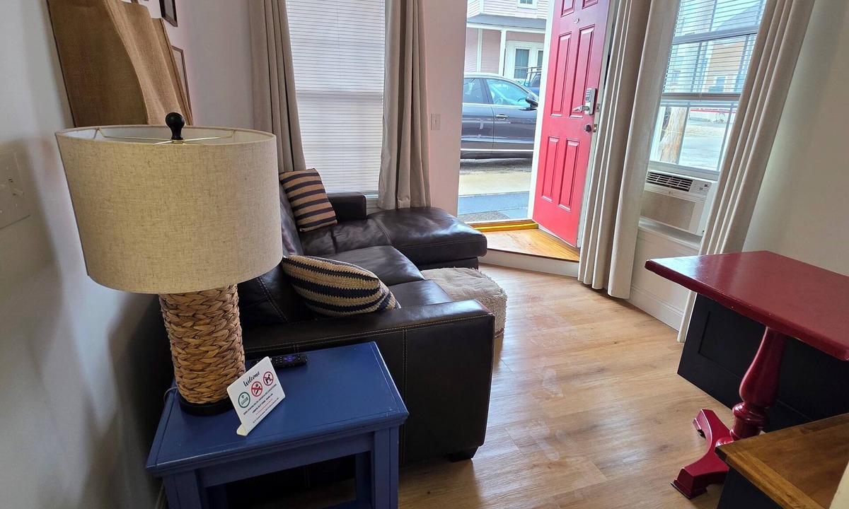 Old Orchard Beach Apartment | Walk to Beach and Pier in Old Orchard Beach