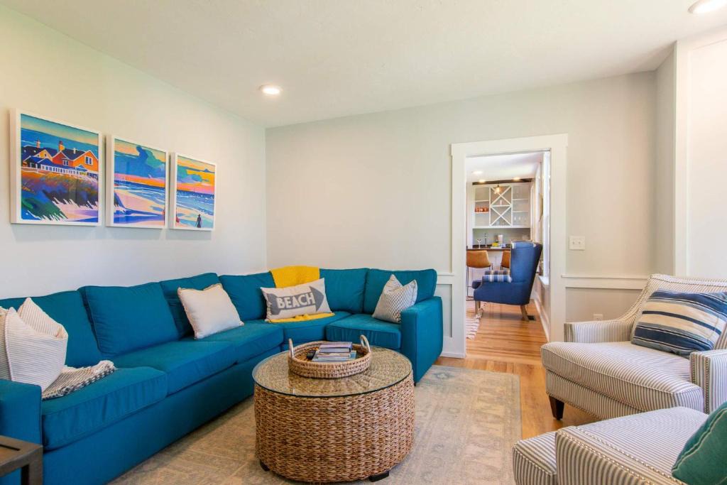 North Chatham House | Walk to Ryder Cove Wet Bar & Hot Tub