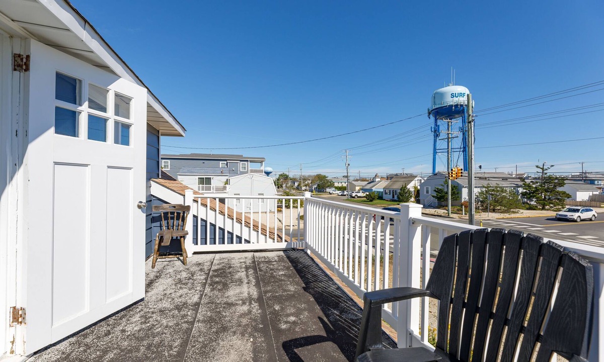 Surf City House | Walk to the Beach: Surf City Apartment w/Balcony