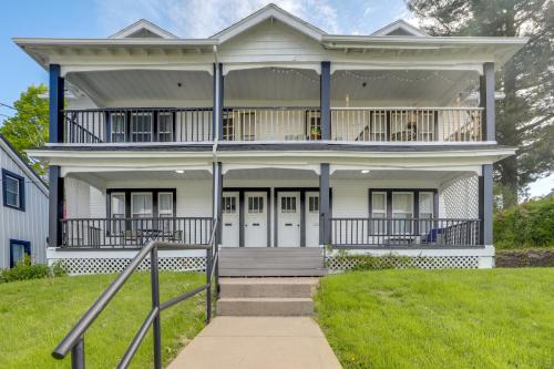 Phoenix Apartment | Walkable 3-Unit Hub: 8 Mi to Micron Technology!