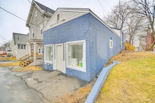 Waterville Apartment | Walkable, Low-Key Waterville Studio w/Parking!