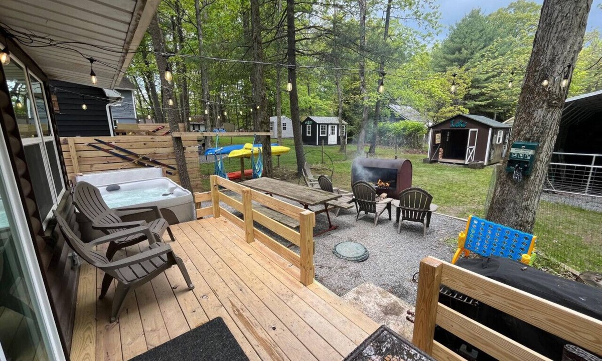 White Mills Cabin | Wally`s Cabin|Fire Pit|Hot Tub|Kayaks|Close 2 town
