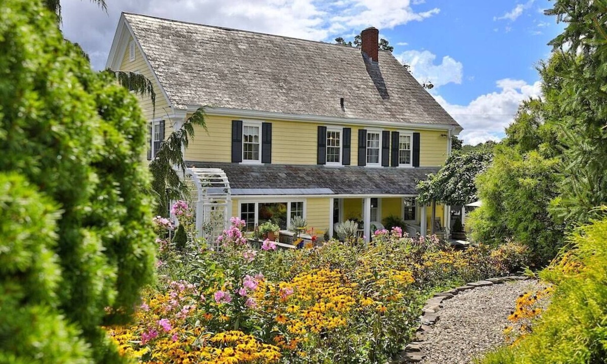 Arlington House | Warm Brook Farm | 1792 Vermont Farmhouse, Hot Tub, Koi Pond & Gardens