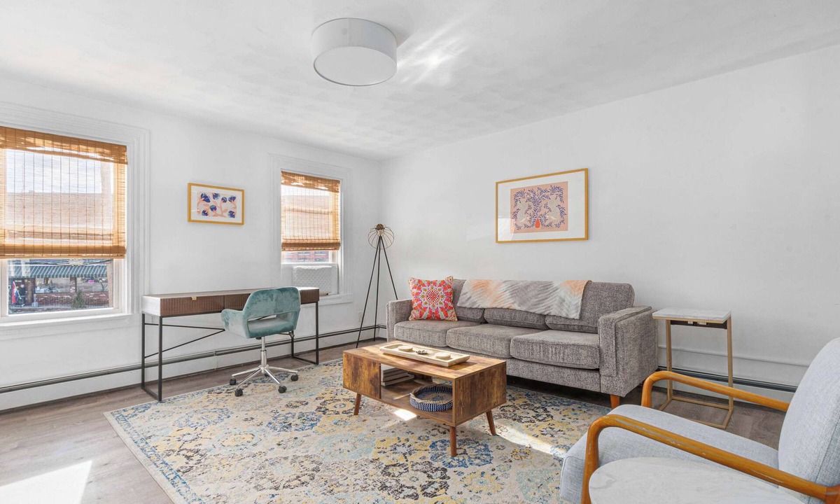 Warren Apartment | Warren 1BR Retreat + Spa | Walk to Dining & Water