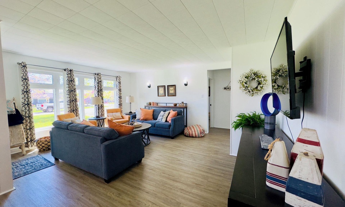 Turkey Point House | Water Front Cedar Canal Sleeps 7