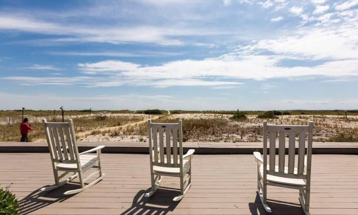 North Truro Condo | Water's edge renovated Condo with Marina Views