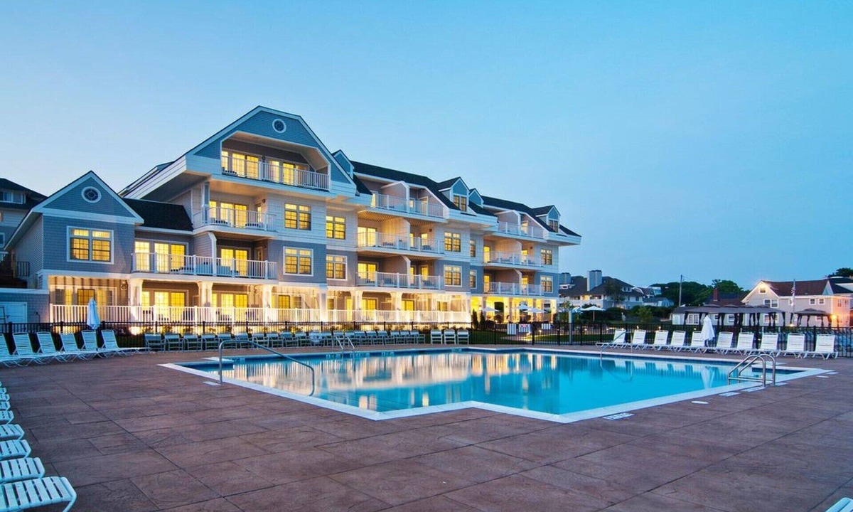 Westbrook Center Resort | Water's Edge Resort and spa w indoor and outdoor pool and beach. Condo Sleeps 4