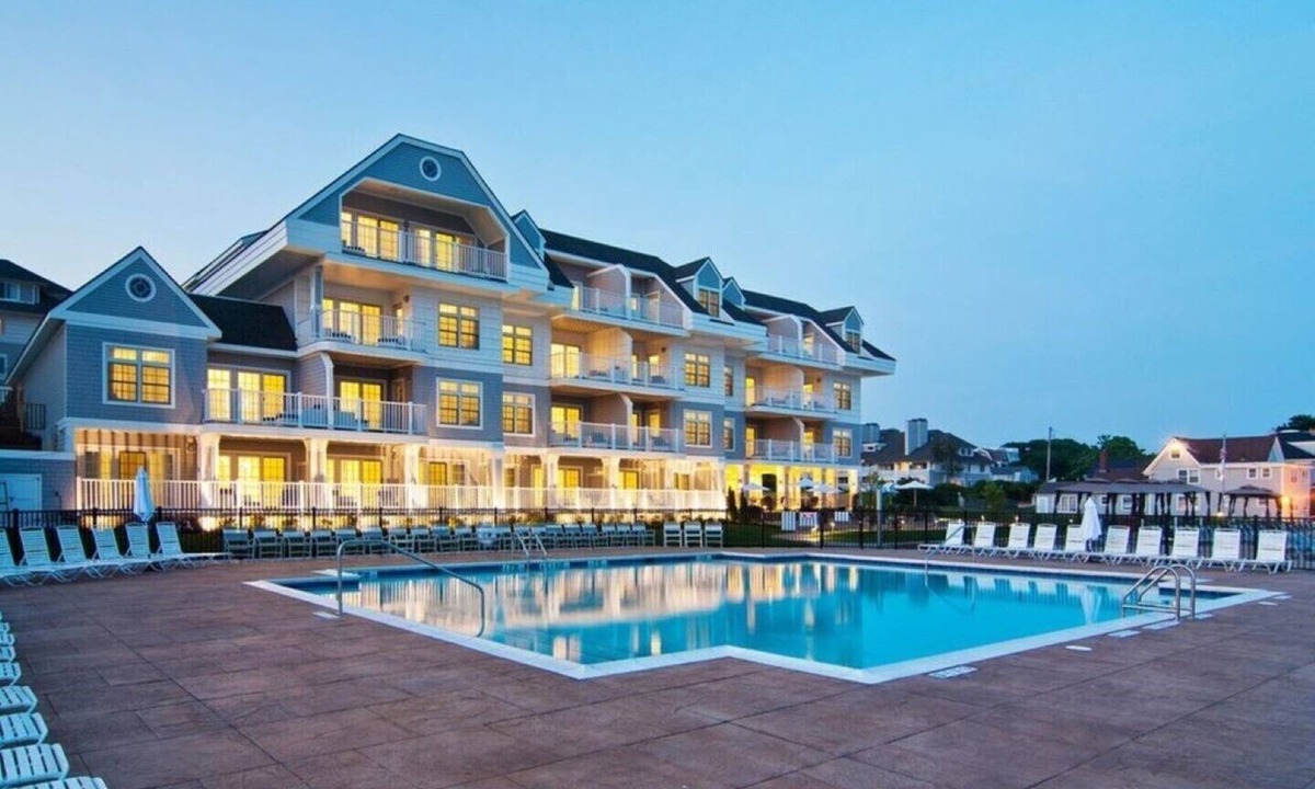 Westbrook Center Condo | Water's Edge Resort and spa w indoor and outdoor pool and beach. Condo Sleeps 6