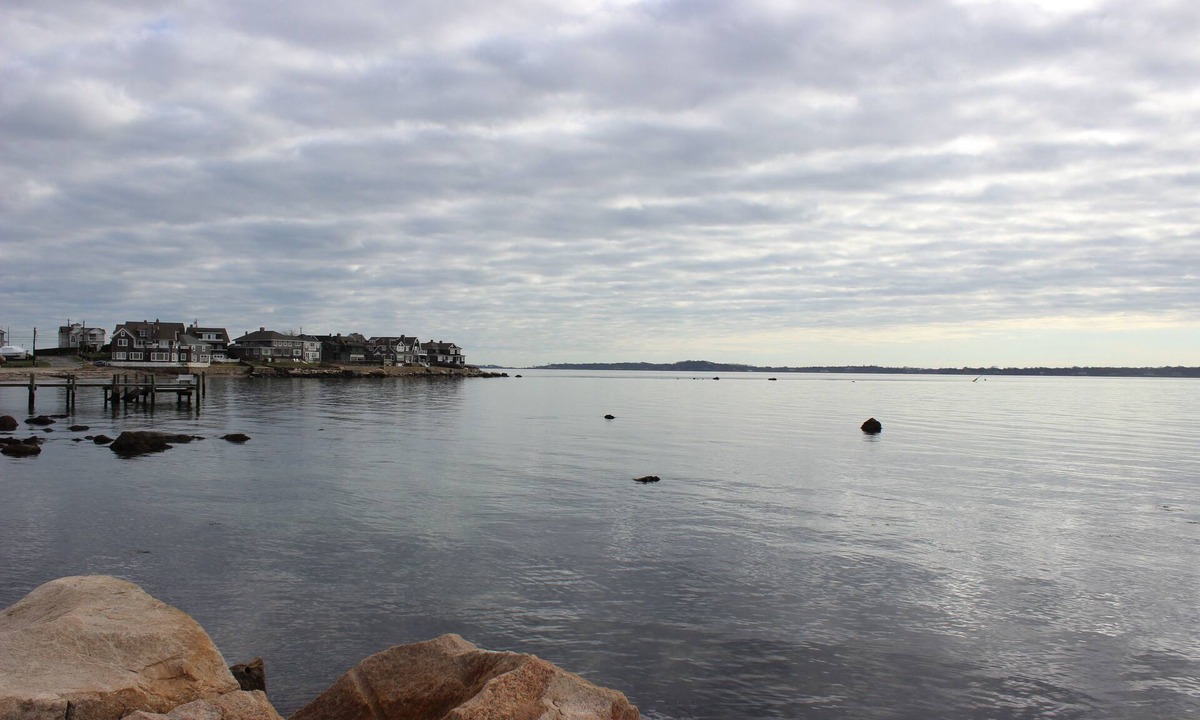 Groton House | Water views, work/live, 5BD/2.5BA, Pets in Groton Long Point, CT