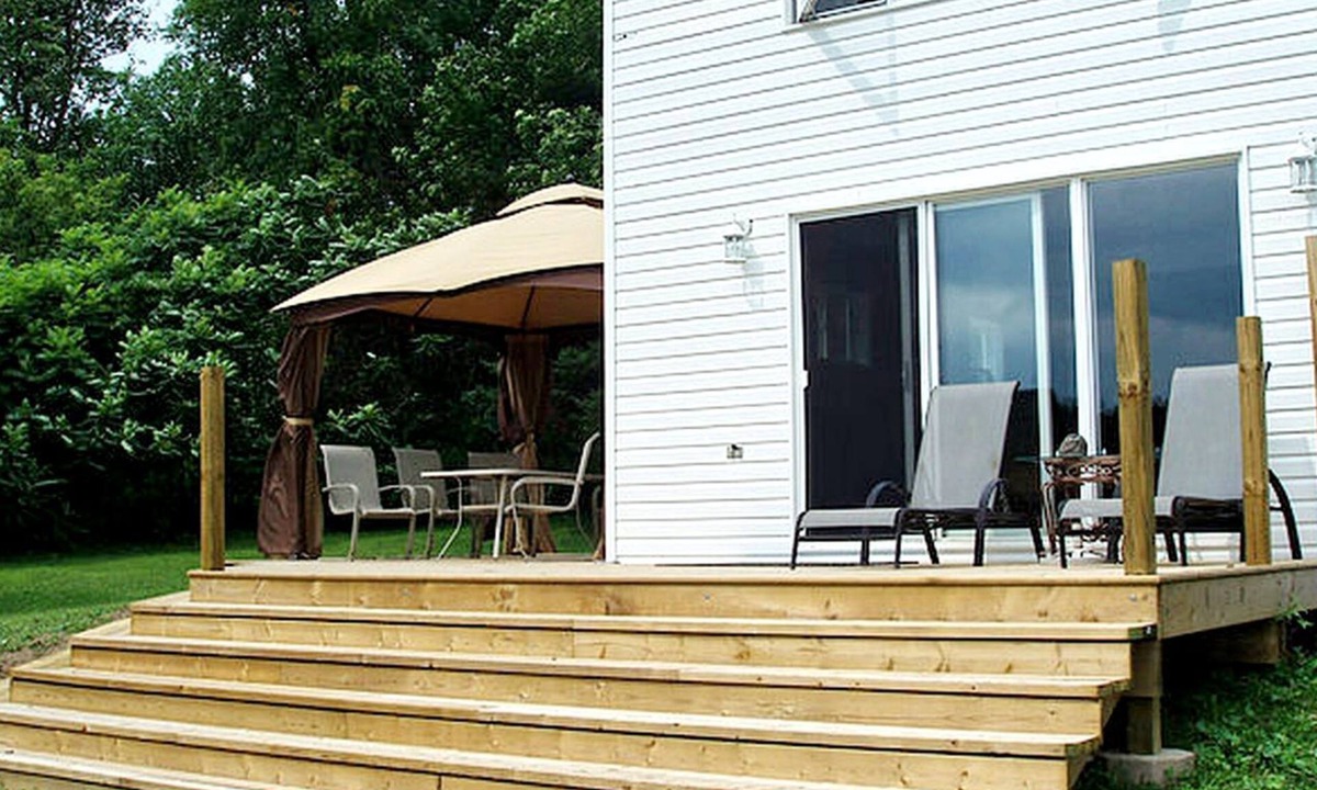 Lansdowne Cottage | Waterfront Cottage Getaway with Gorgeous Views in Thousand Islands Park, Ontario
