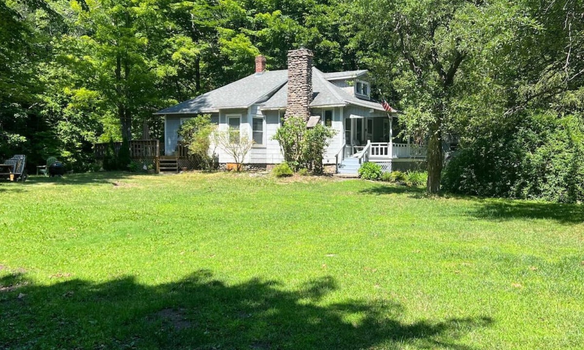 Phoenicia House | Waterfront Getaway in the Heart of the Catskills