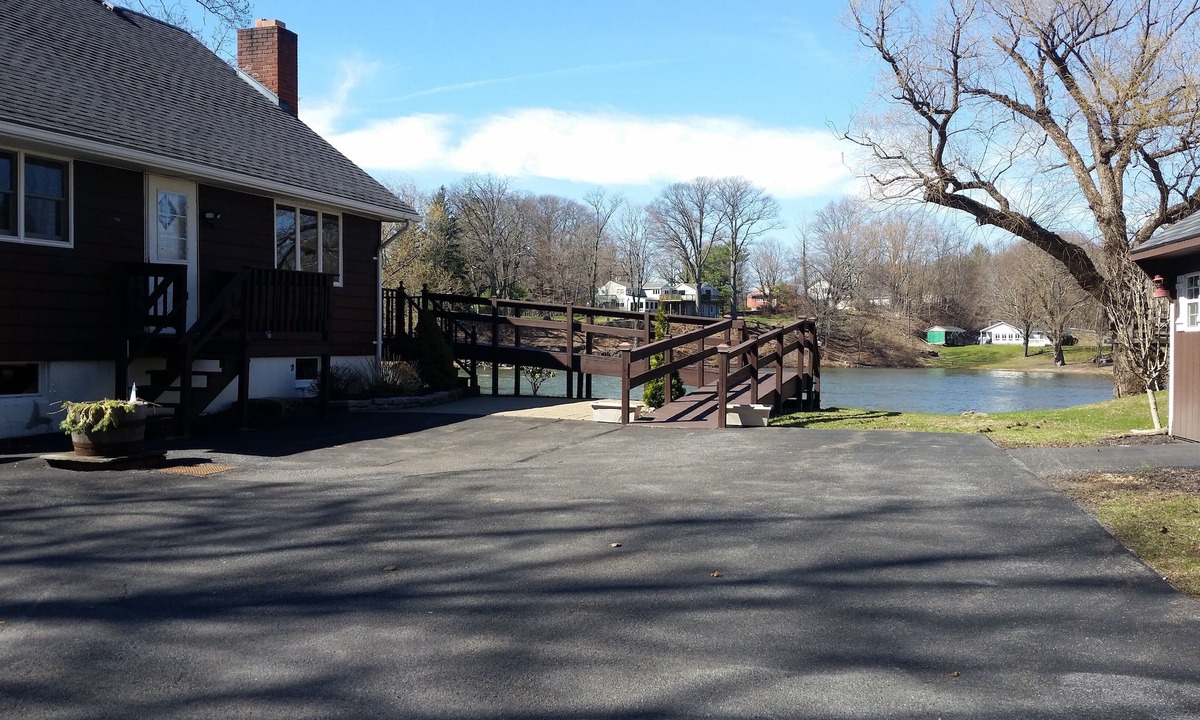 Lake Katrine House | Waterfront Home on the Esopus Creek, near Kingston, Rhinebeck, Hunter