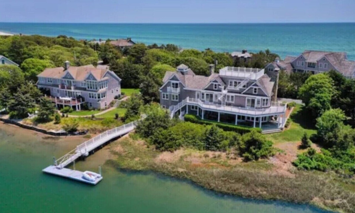 West Yarmouth House | Waterfront in Great Island, West Yarmouth, MA -private beach access -sleeps 13