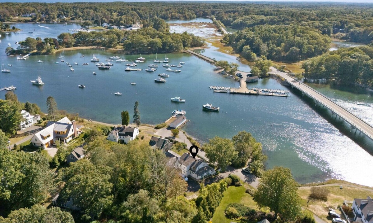 York Harbor House | Waterfront Luxury | 7BR Historic York Harbor Home Featured in Decor Maine Magazine